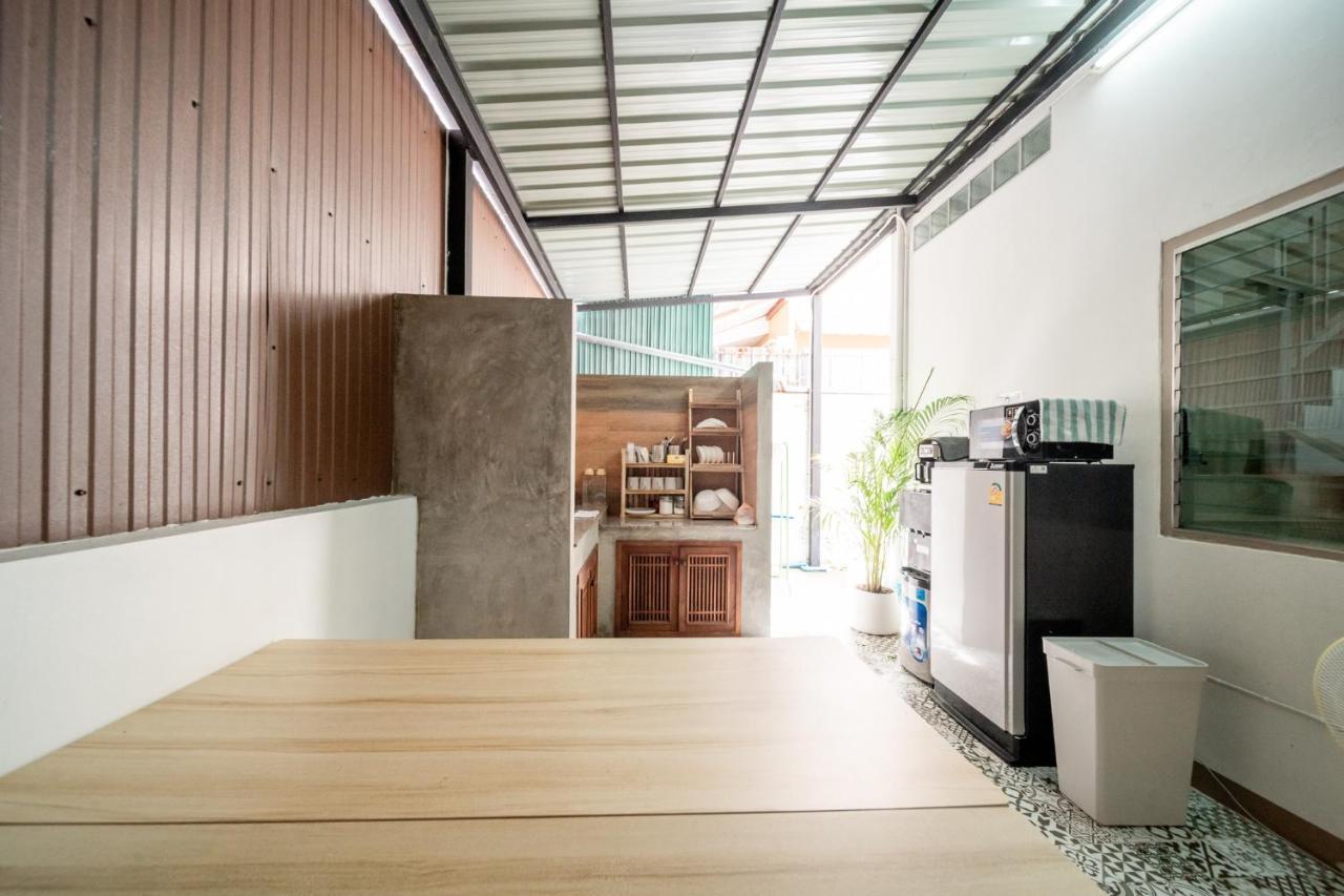 Socialer Coliving & Coworking Space Chiang Mai Bagian luar foto