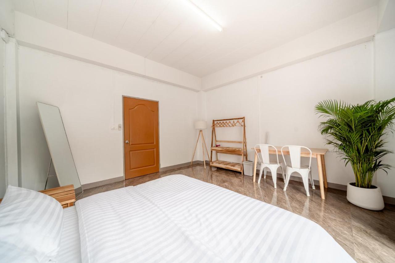 Socialer Coliving & Coworking Space Chiang Mai Bagian luar foto