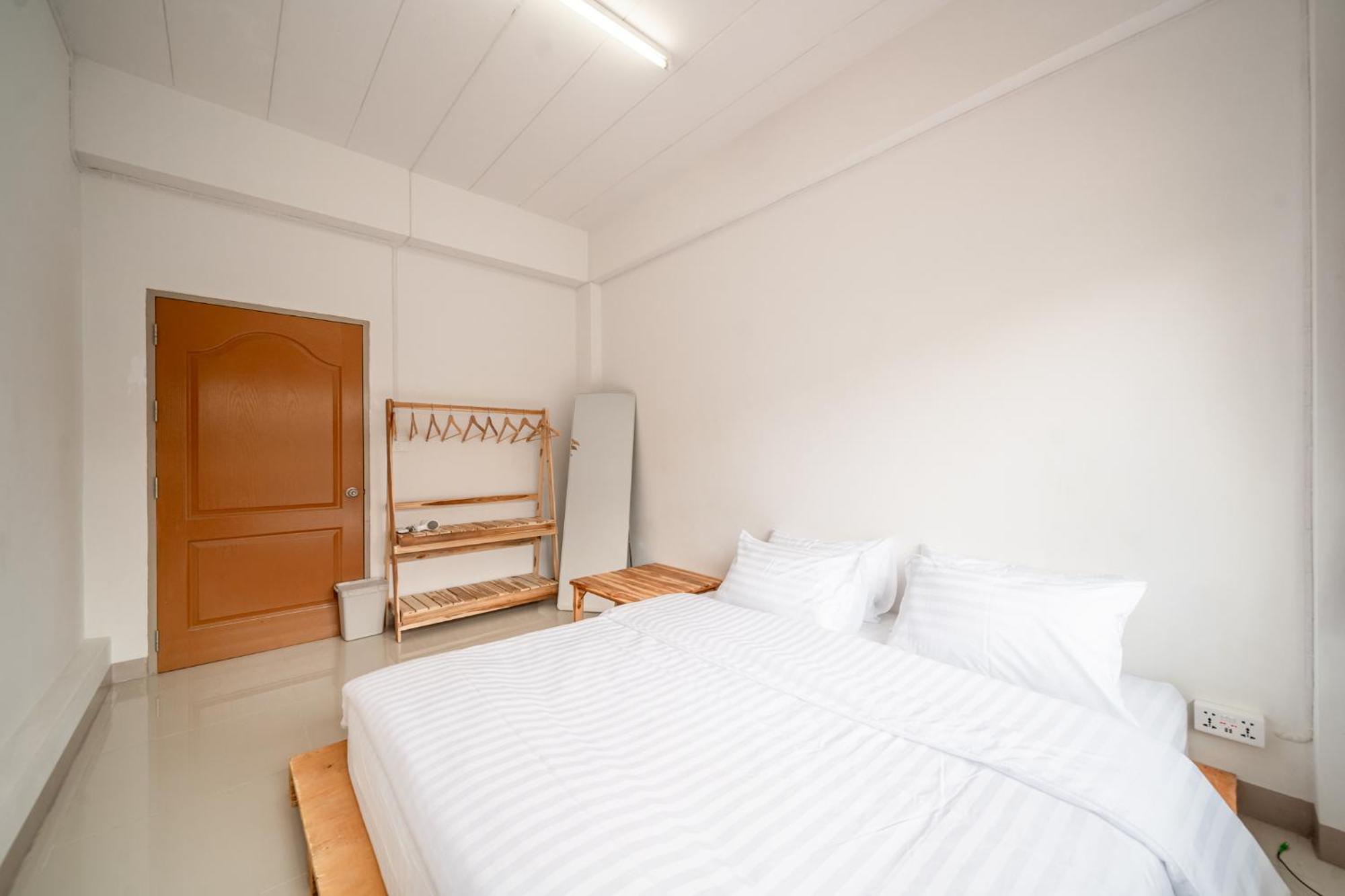 Socialer Coliving & Coworking Space Chiang Mai Bagian luar foto